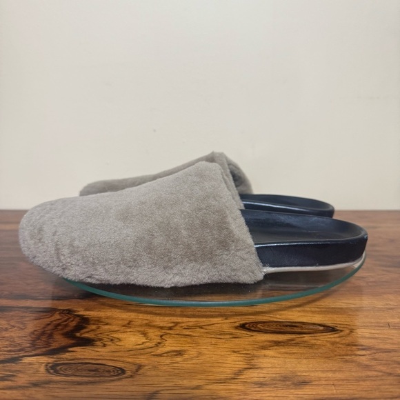 BEEK Flufftail Shearling Slide - Picture 4 of 16